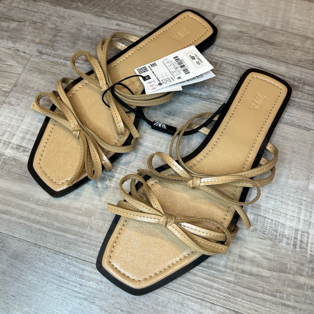 ZARA Women's Strappy Bow Trim LEATHER FLAT SANDAL SIZE 38 (7.5) Beige